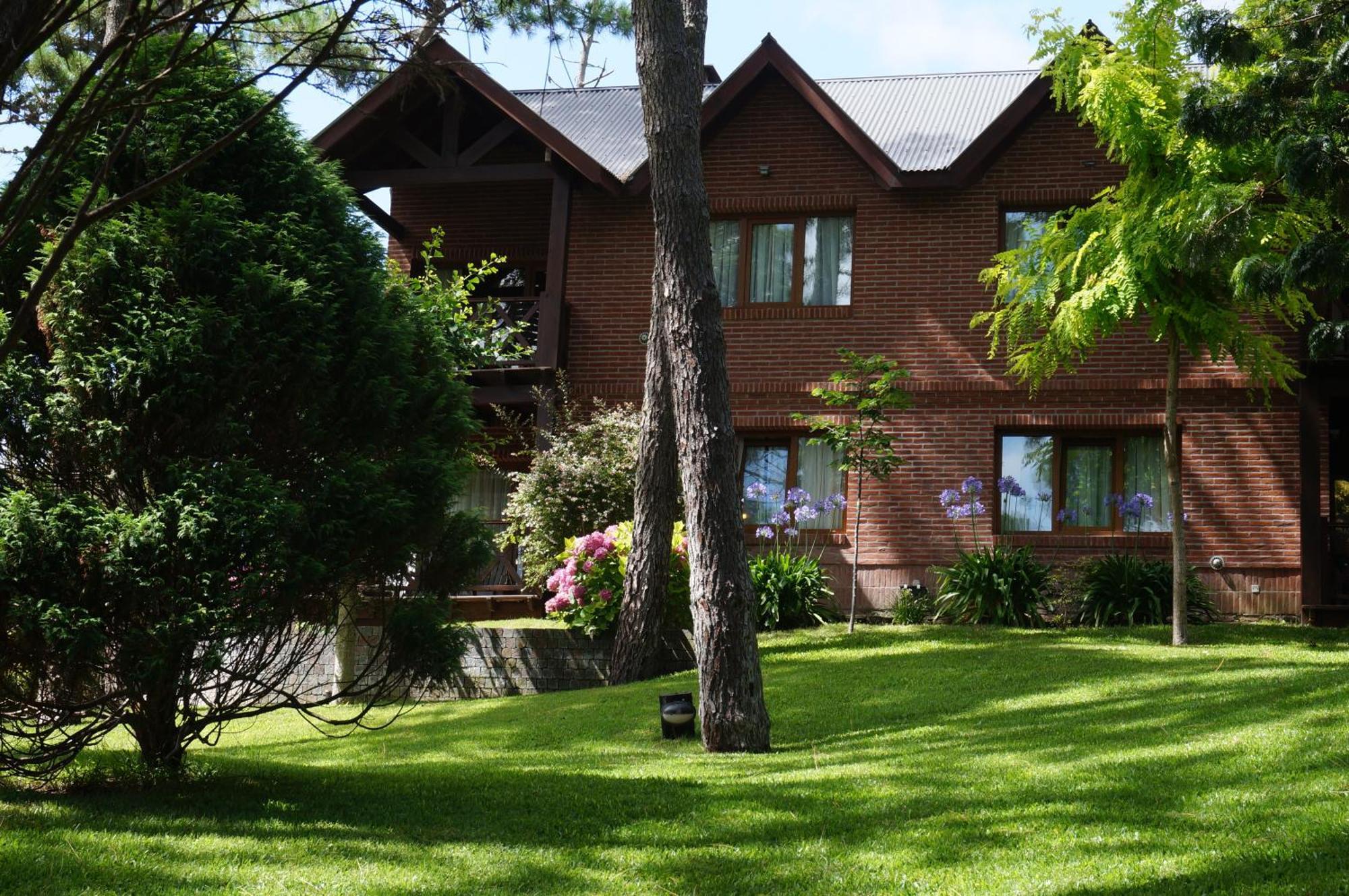 Villa Refugio Del Bosque à Carilo Extérieur photo
