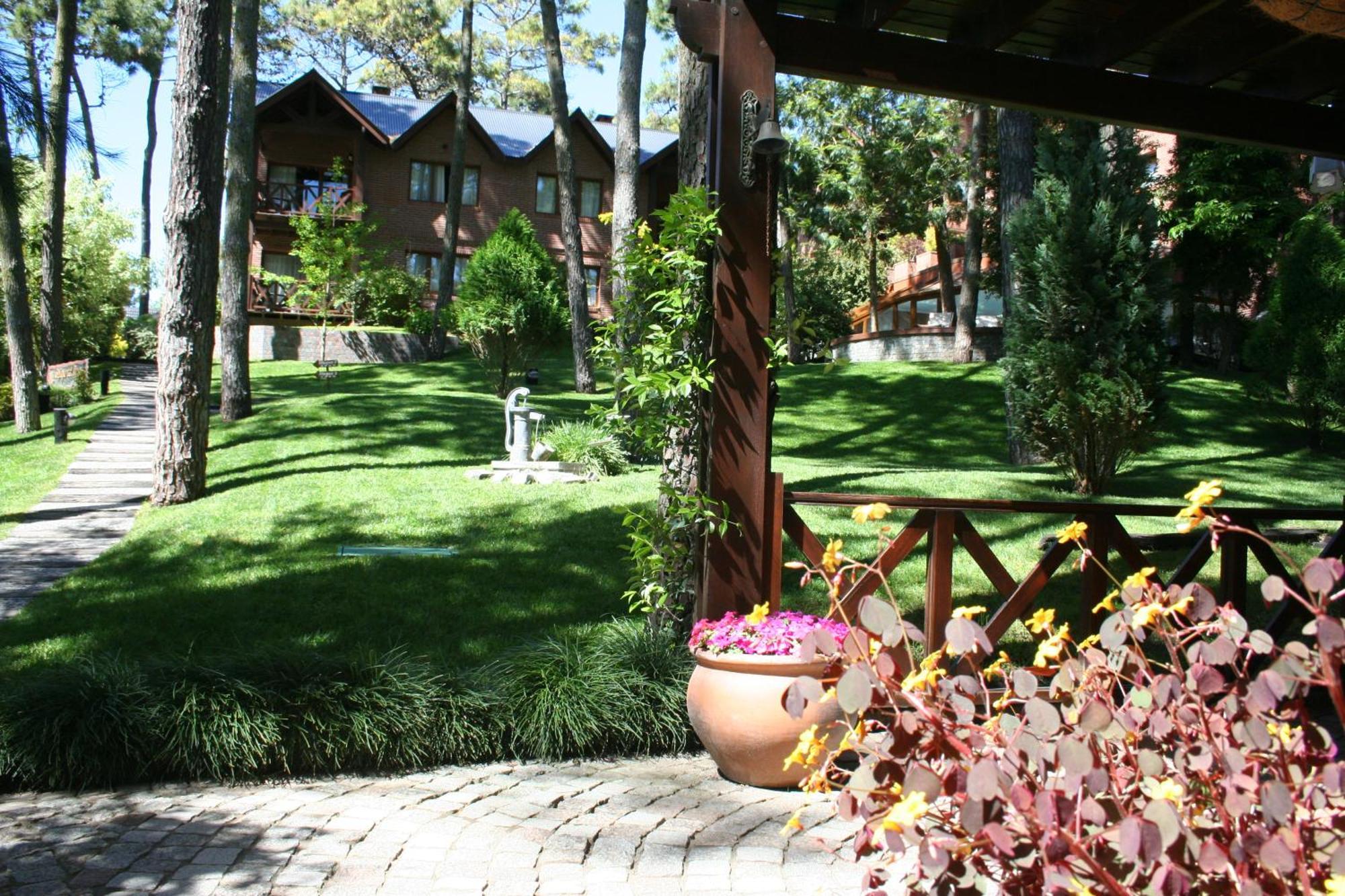 Villa Refugio Del Bosque à Carilo Extérieur photo